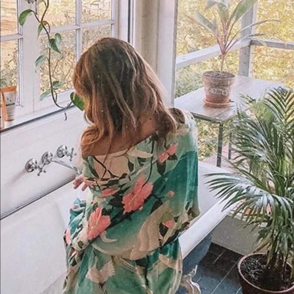 New Arrival boho Lotus kimono - Picture 4 of 9